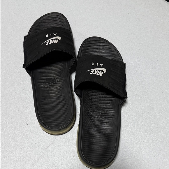 Nike Black and White Slide Sandals - Picture 1 of 4